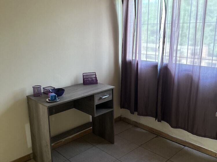 Пансион Liza House Ezeiza Airport