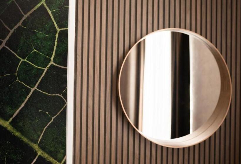 Tudor By Dedal Apart