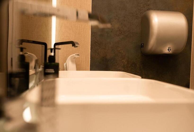 Tudor By Dedal Apart