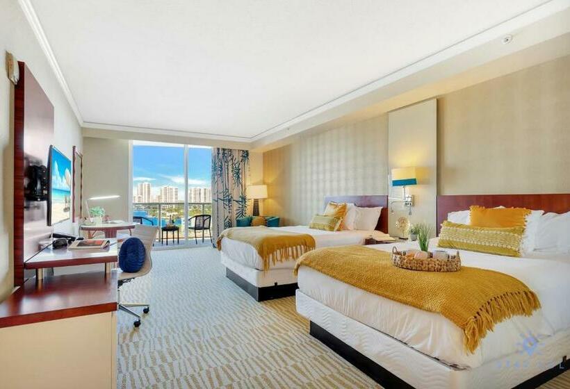 הוסטל Luxurious Beach Resort