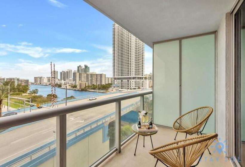 فندق صغير Spectacular View With Balcony, Pool, Near Beach