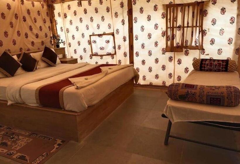 مبيت وإفطار Golden Rose Heritage Desert Safari Camp