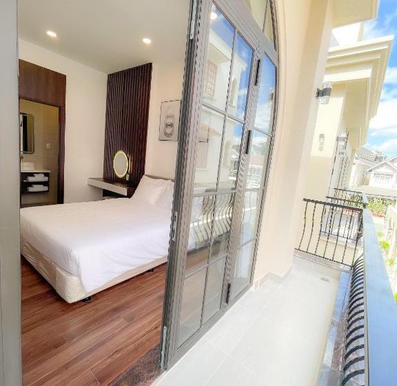 هتل Camellia Villa