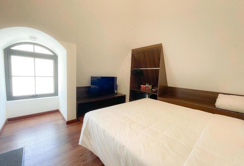 هتل Camellia Villa