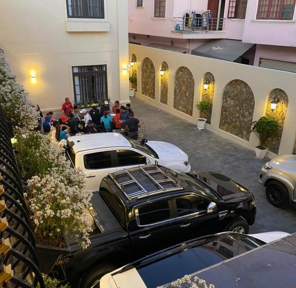 هتل Camellia Villa