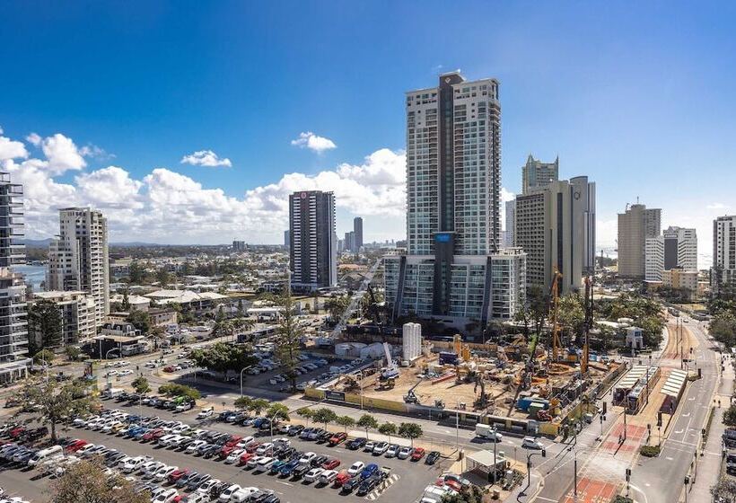 Отель Deluxe Twin Studio In Surfers Paradise   Coasthm