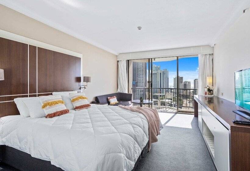 Отель Deluxe Twin Studio In Surfers Paradise   Coasthm