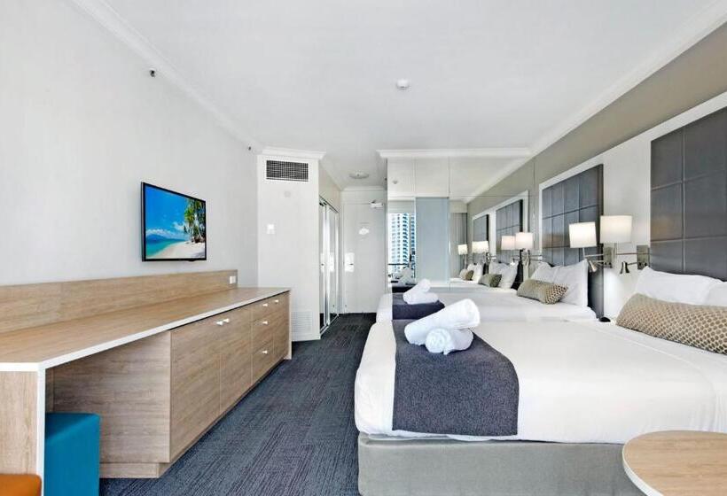 Отель Deluxe Twin Studio In Surfers Paradise   Coasthm