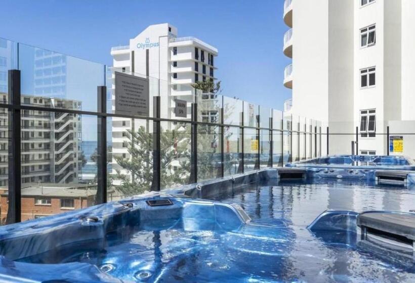 Отель Deluxe Twin Studio In Surfers Paradise   Coasthm
