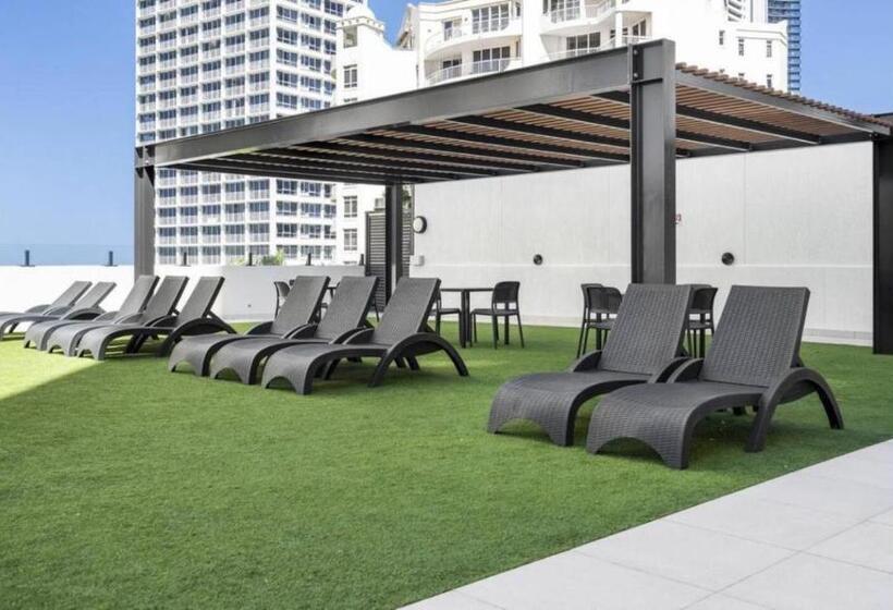 هتل Deluxe Twin Studio In Surfers Paradise   Coasthm