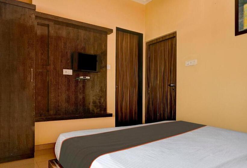 فندق Fab Sai Shangrilla