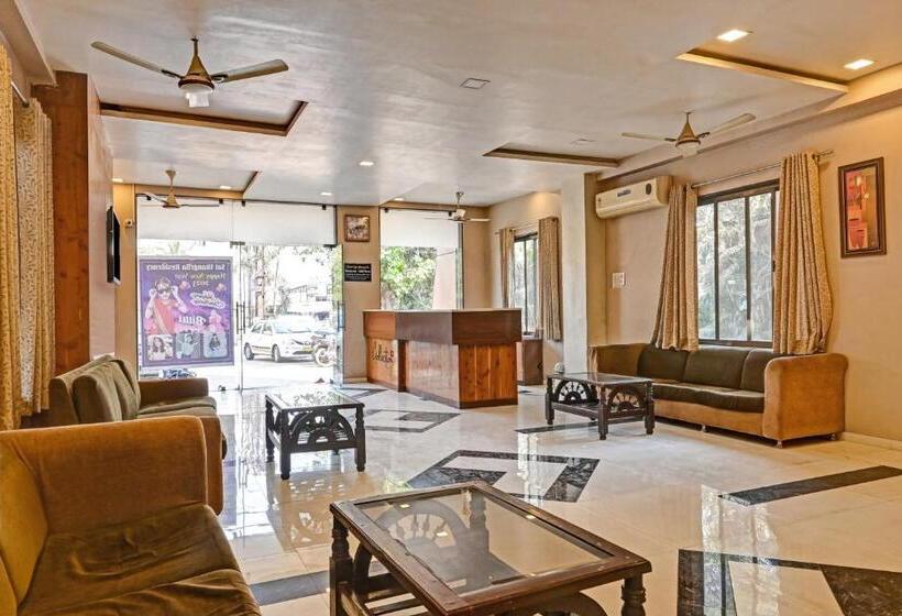 فندق Fab Sai Shangrilla