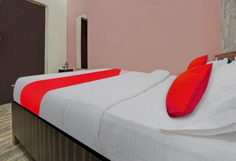 Отель Flagship The Hangout Residency Inn