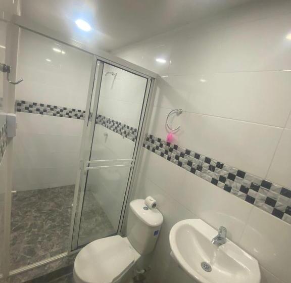 Отель Imperial House