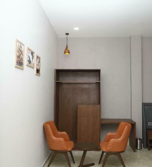 בית מלון כפרי Oyo 80950b Samrat Lodge