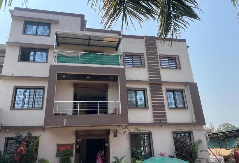 בית מלון כפרי Oyo 80950b Samrat Lodge