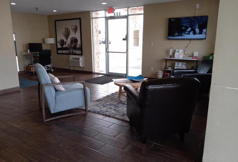 فندق Super 8 Belen