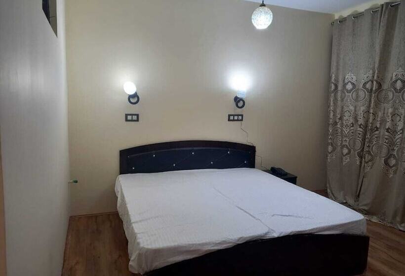 Hotel The Royal Kargil