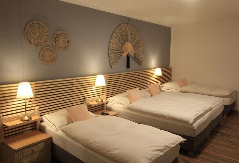 בית מלון כפרי Zimmer Asiadreieck Pension