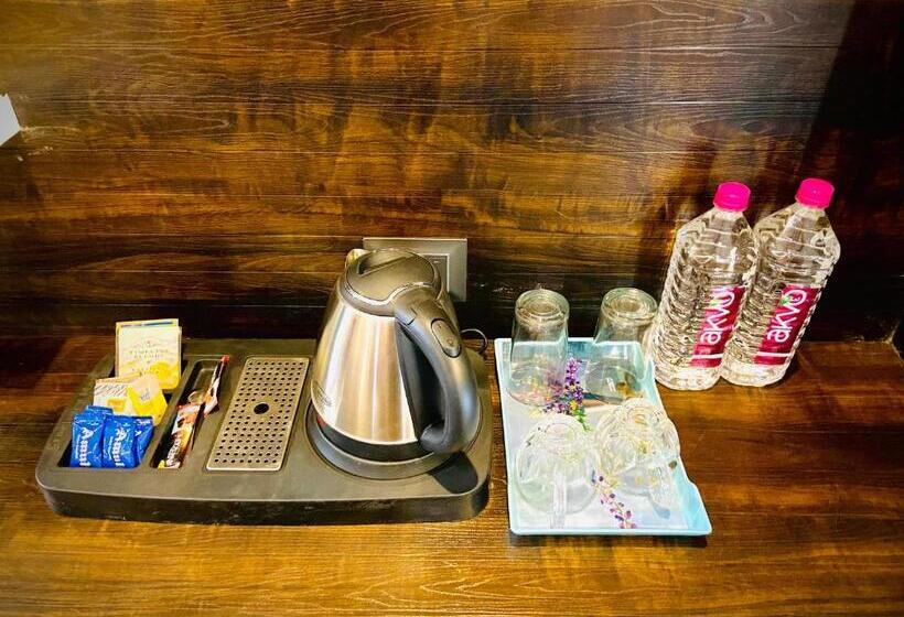 R M Resort   Luxury Rooms With Pool