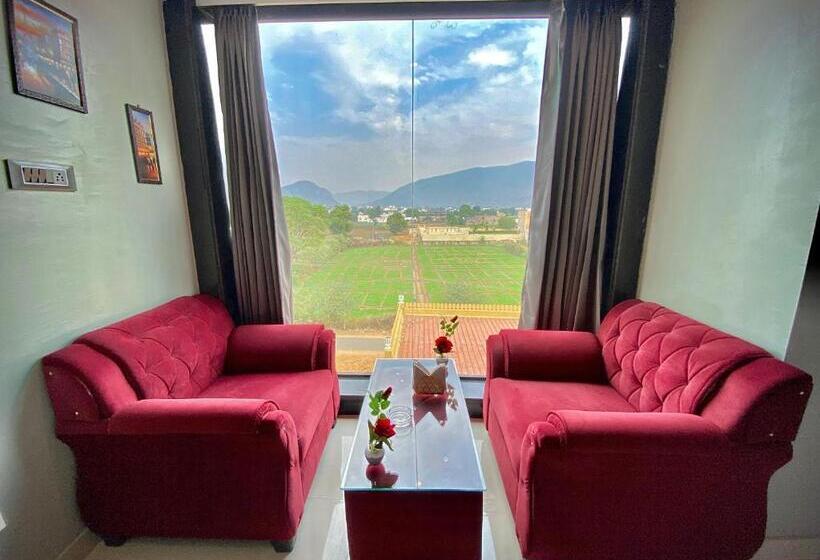 R M Resort   Luxury Rooms With Pool