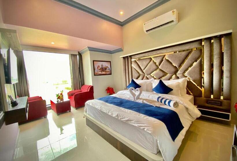 R M Resort   Luxury Rooms With Pool