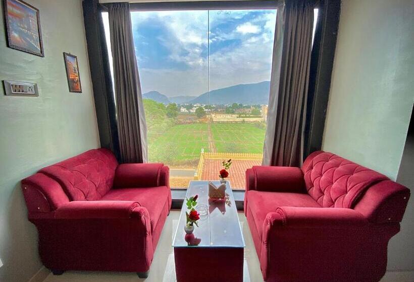 R M Resort   Luxury Rooms With Pool