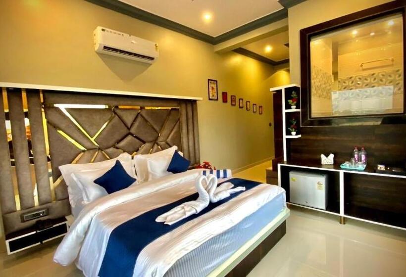 R M Resort   Luxury Rooms With Pool