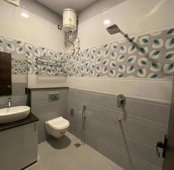 R M Resort   Luxury Rooms With Pool