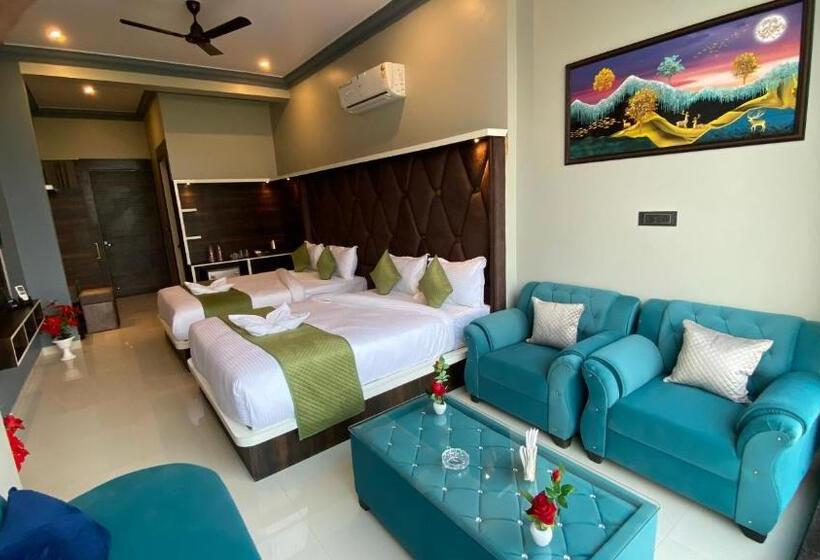 R M Resort   Luxury Rooms With Pool