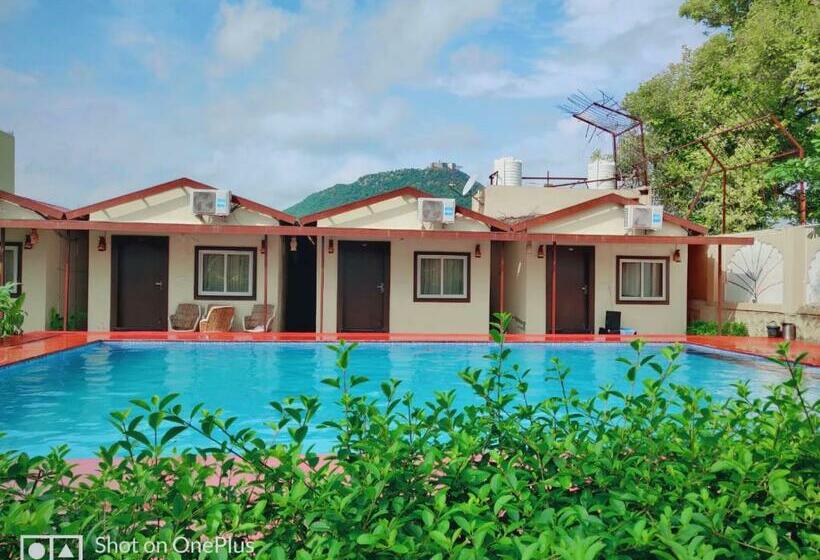 R M Resort   Luxury Rooms With Pool