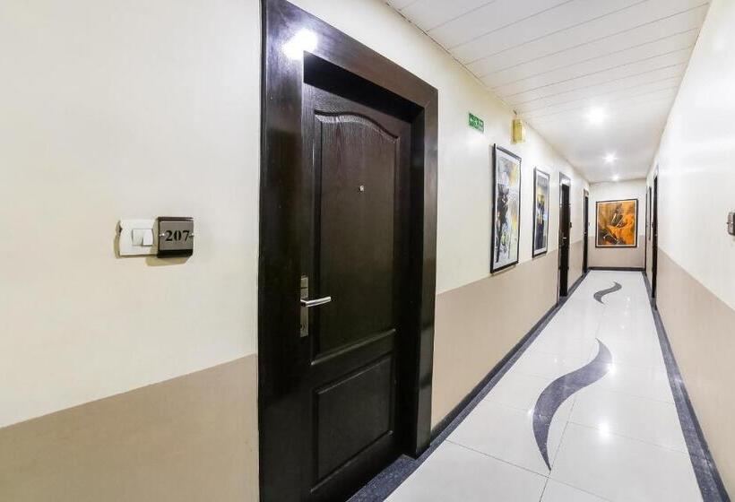 호텔 Collection O Ak Acacia Jazz Club