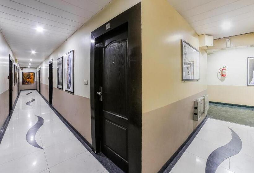 호텔 Collection O Ak Acacia Jazz Club