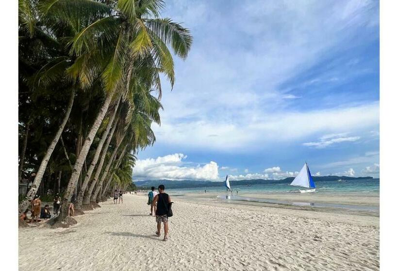 Hotel Oyo 876 Escurel Inn Boracay