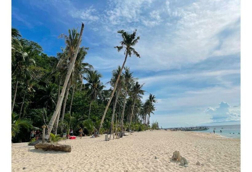 בית מלון כפרי Oyo 876 Escurel Inn Boracay