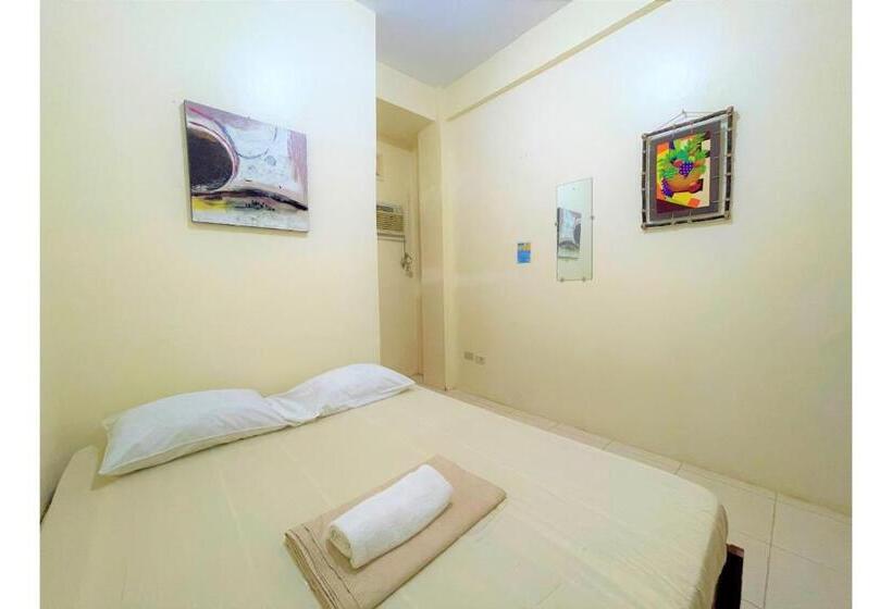 בית מלון כפרי Oyo 876 Escurel Inn Boracay