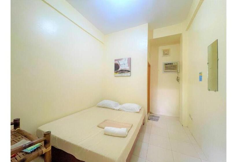 בית מלון כפרי Oyo 876 Escurel Inn Boracay