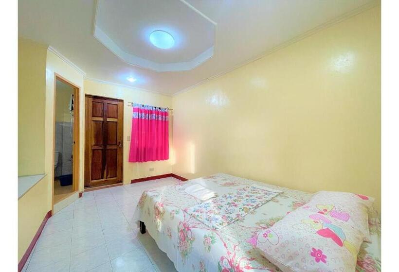 בית מלון כפרי Oyo 876 Escurel Inn Boracay