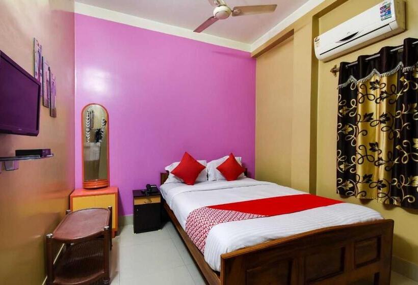 ホテル Collection O Sahana