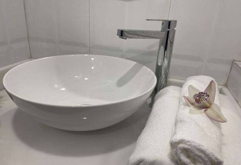 בית מלון כפרי Pegasus Crown