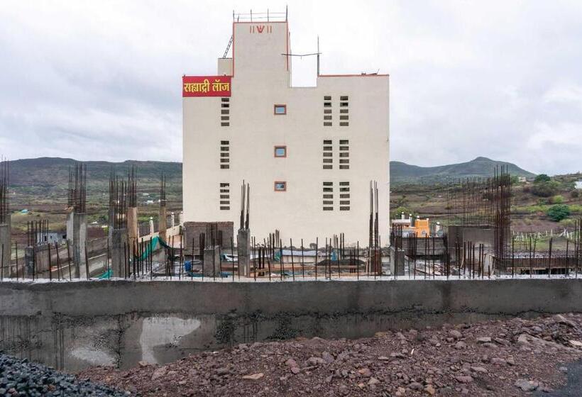 בית מלון כפרי Spot On Sayadri Lodge