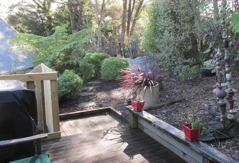 פנסיון Fantail River Lodge