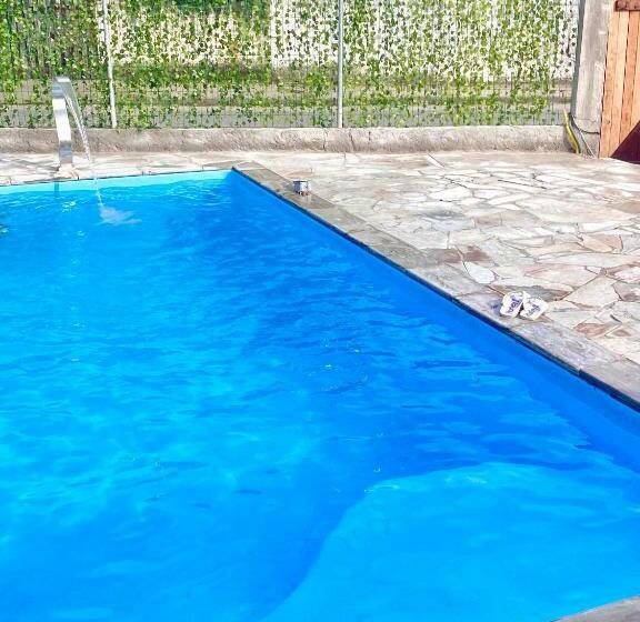 הוסטל Vila Maui