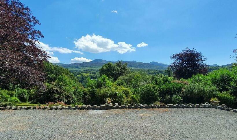 민박 Cader Suite At Penycoed Hall Incl Luxury Hot Tub
