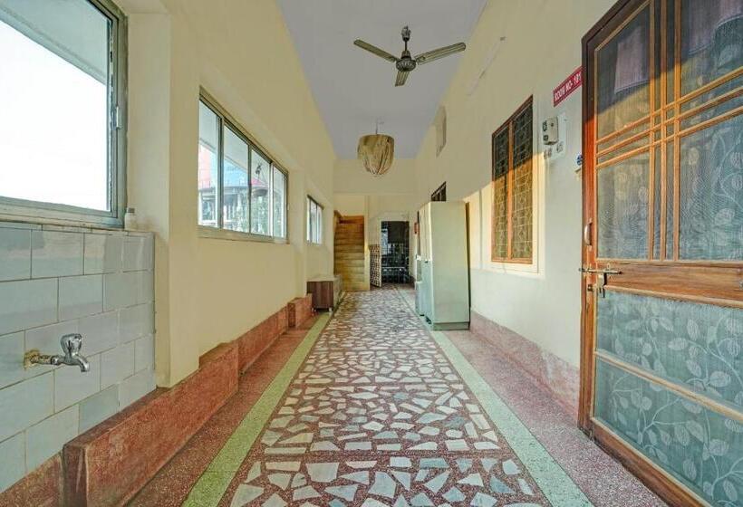 Flagship Hotel Pragya 4