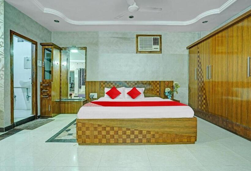 Flagship Hotel Pragya 4