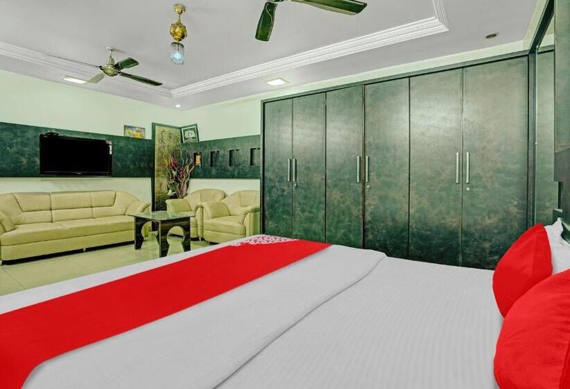 Flagship Hotel Pragya 4