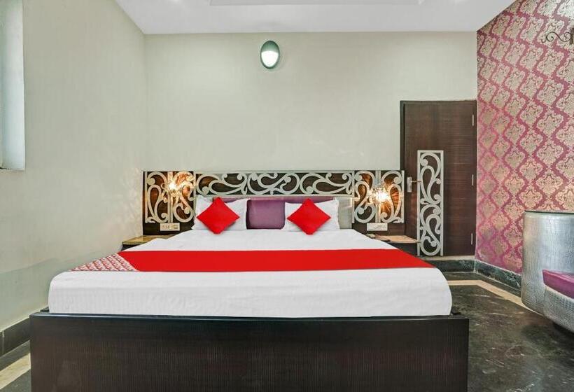Flagship Hotel Pragya 4