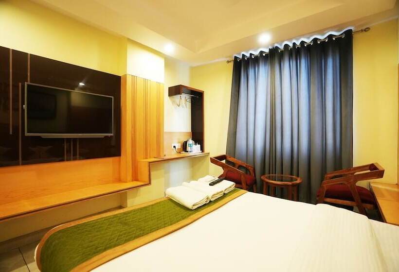 בית מלון כפרי Aman Imperial At New Delhi Railway Station