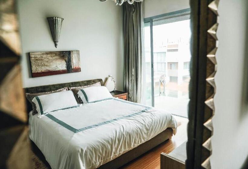 ホテル Jupiter Plaza Delhi Airport